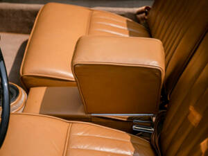 Image 35/50 of Aston Martin DB 2&#x2F;4 Mk I DHC (1954)