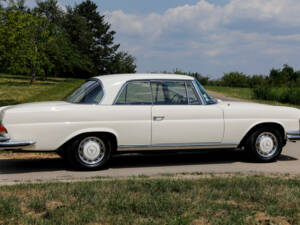 Image 4/50 of Mercedes-Benz 280 SE 3,5 (1970)