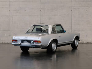 Immagine 4/24 di Mercedes-Benz 280 SL (1970)