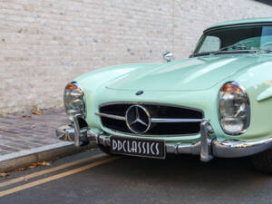 Image 7/26 of Mercedes-Benz 300 SL Roadster (1963)