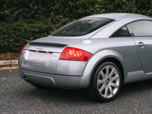 Immagine 21/50 di Audi TT 1.8 T quattro (2006)