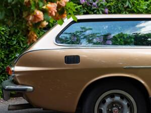 Image 10/50 of Volvo 1800 ES (1973)