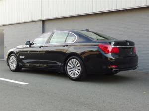 Bild 3/95 von BMW 750i (2009)