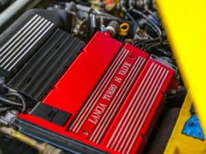 Image 25/50 of Lancia Delta HF Integrale Evoluzione II (1994)