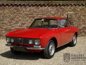 Afbeelding 29/50 van Alfa Romeo Giulia GT 1300 Junior (1975)