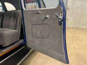 Image 6/17 de Peugeot 401 D (1935)