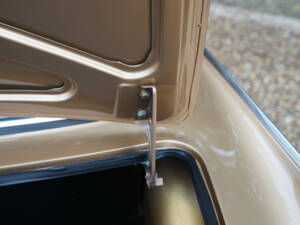 Image 27/50 of Volvo 1800 E (1972)