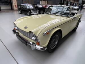 Afbeelding 7/39 van Triumph TR 250 (1967)