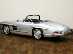 Image 4/30 of Mercedes-Benz 300 SL Roadster (1961)