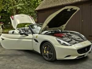 Bild 19/50 von Ferrari California (2010)