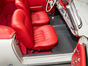Image 12/28 of Mercedes-Benz 190 SL (1961)