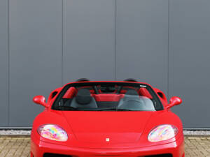 Image 17/57 of Ferrari 360 Spider (2001)