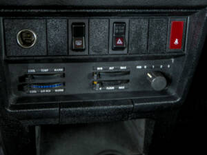 Image 21/50 of Volvo 240 (1987)