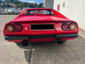 Image 6/7 de Ferrari 208 GTS Turbo (1984)