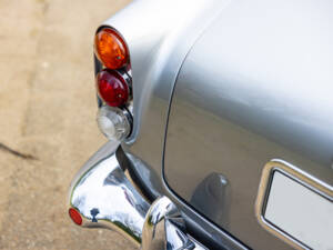 Image 31/50 of Aston Martin DB 5 (1964)