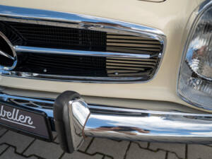 Image 33/97 of Mercedes-Benz 280 SL (1969)