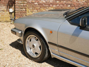 Image 14/50 of Alfa Romeo GTV 6 2.5 (1983)