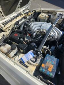Immagine 43/67 di BMW 320i (1990)