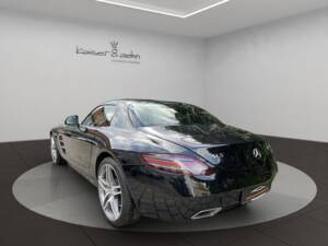 Image 6/16 of Mercedes-Benz SLS AMG (2011)