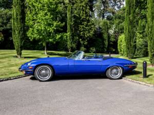 Image 16/43 de Jaguar Type E V12 (1974)