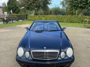 Image 4/7 of Mercedes-Benz CLK 200 (2000)