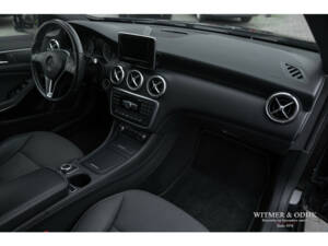 Image 9/32 of Mercedes-Benz A 180 (2014)