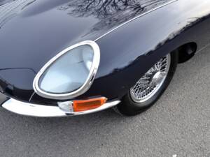 Afbeelding 15/32 van Jaguar E-Type 4.2 (1967)