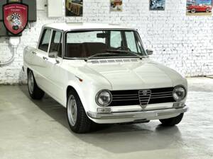 Immagine 67/69 di Alfa Romeo Giulia Nuova Super 1600 (1975)