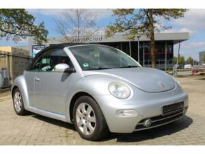 Immagine 4/7 di Volkswagen New Beetle 1.6 (2003)