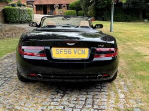 Image 17/32 of Aston Martin DB 9 Volante (2006)