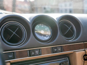 Image 20/32 de Mercedes-Benz 560 SL (1988)