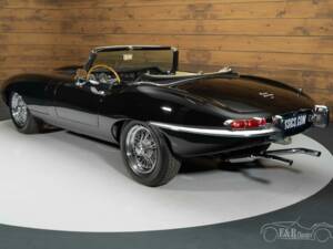 Bild 3/6 von Jaguar E-Type 4.2 (1967)