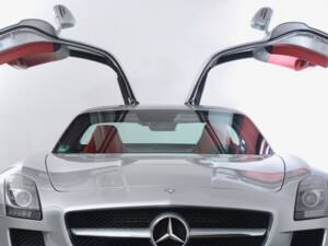 Imagen 24/24 de Mercedes-Benz SLS AMG (2011)