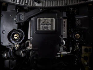 Image 60/77 of Bentley Azure (2001)