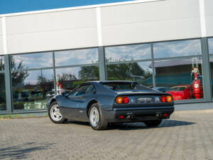 Image 32/36 de Ferrari 328 GTB (1986)