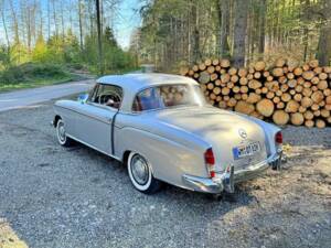 Imagen 4/7 de Mercedes-Benz 220 S (1958)