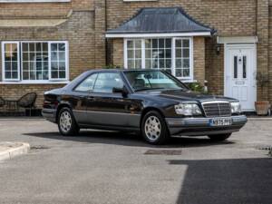 Image 10/37 of Mercedes-Benz E 320 (1995)