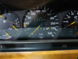 Image 22/31 of Mercedes-Benz 500 SEL (1987)