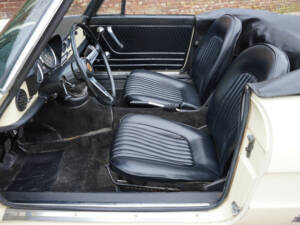 Image 21/50 of Alfa Romeo 1600 Duetto (1967)