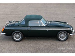 Image 3/28 of MG MGB (1970)