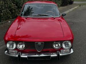 Image 3/11 of Alfa Romeo 2000 Spider Veloce (1974)