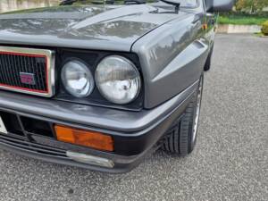 Image 6/37 of Lancia Delta HF Integrale 16V (1990)