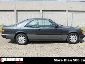 Image 3/15 of Mercedes-Benz 230 CE (1992)