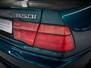 Image 32/81 de BMW 850i (1991)
