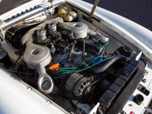 Image 5/36 of MG MGB GT V8 (1973)