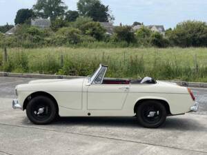 Image 2/12 of MG Midget (1967)
