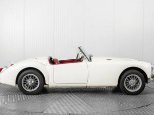 Image 10/50 of MG MGA 1500 (1957)