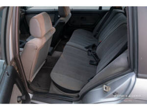 Image 44/50 de BMW 320i Touring (1989)