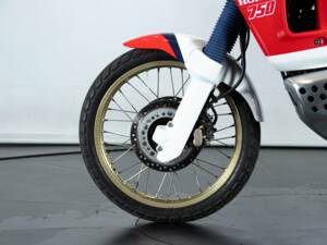 Bild 26/50 von Honda DUMMY (1992)
