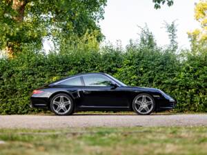 Afbeelding 45/46 van Porsche 911 Targa 4 (2010)